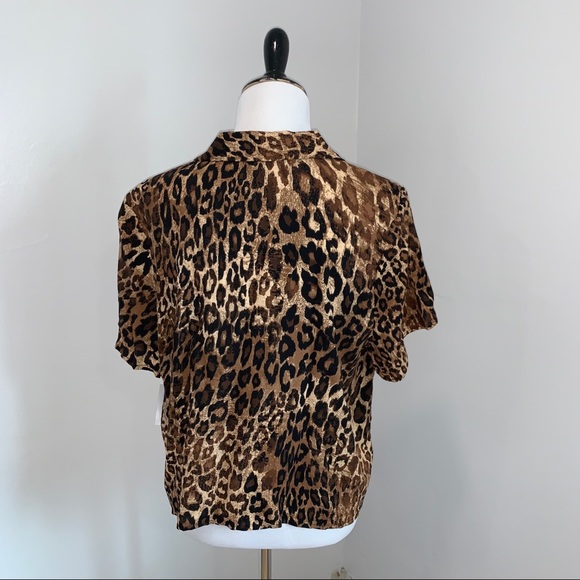 CR Short Sleeve Button Up Leopard Top - Picture 4 of 4
